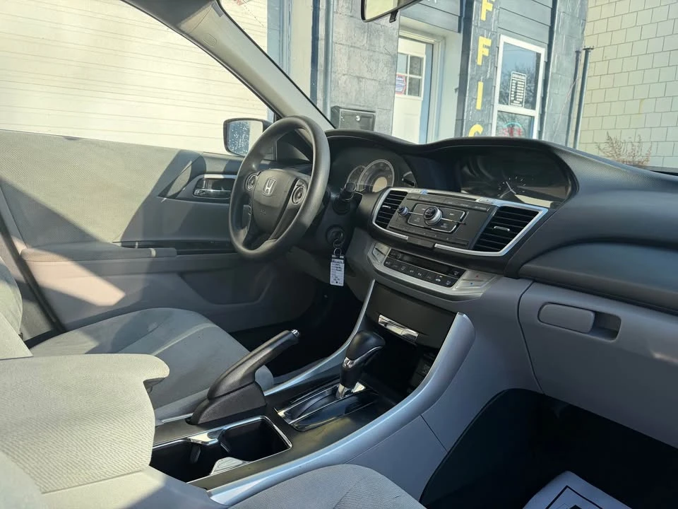 2013 Honda Accord 9th Gen - Image 14 of 19