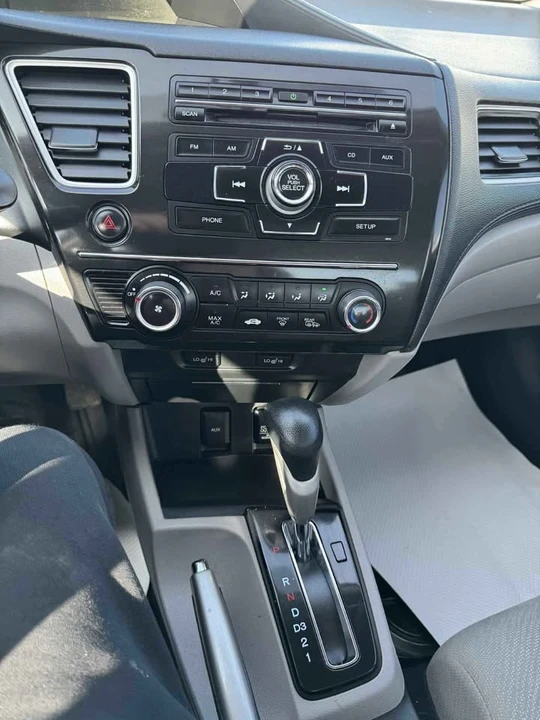 2013 Honda Civic 9th Gen - Image 10 of 12