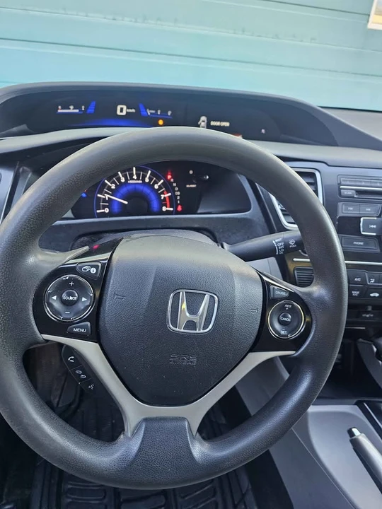 2013 Honda Civic 9th Gen - Image 2 of 10