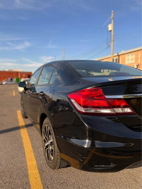 2013 Honda Civic 9th Gen - Image 9 of 15