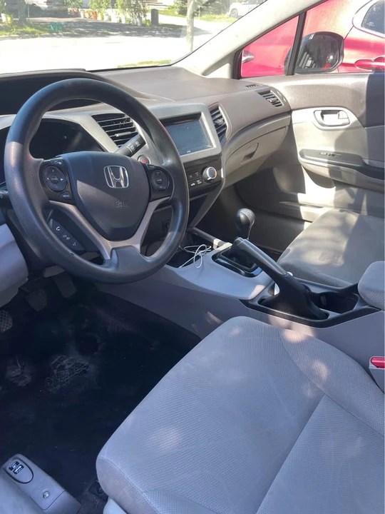 2013 Honda Civic 9th Gen - Image 9 of 11