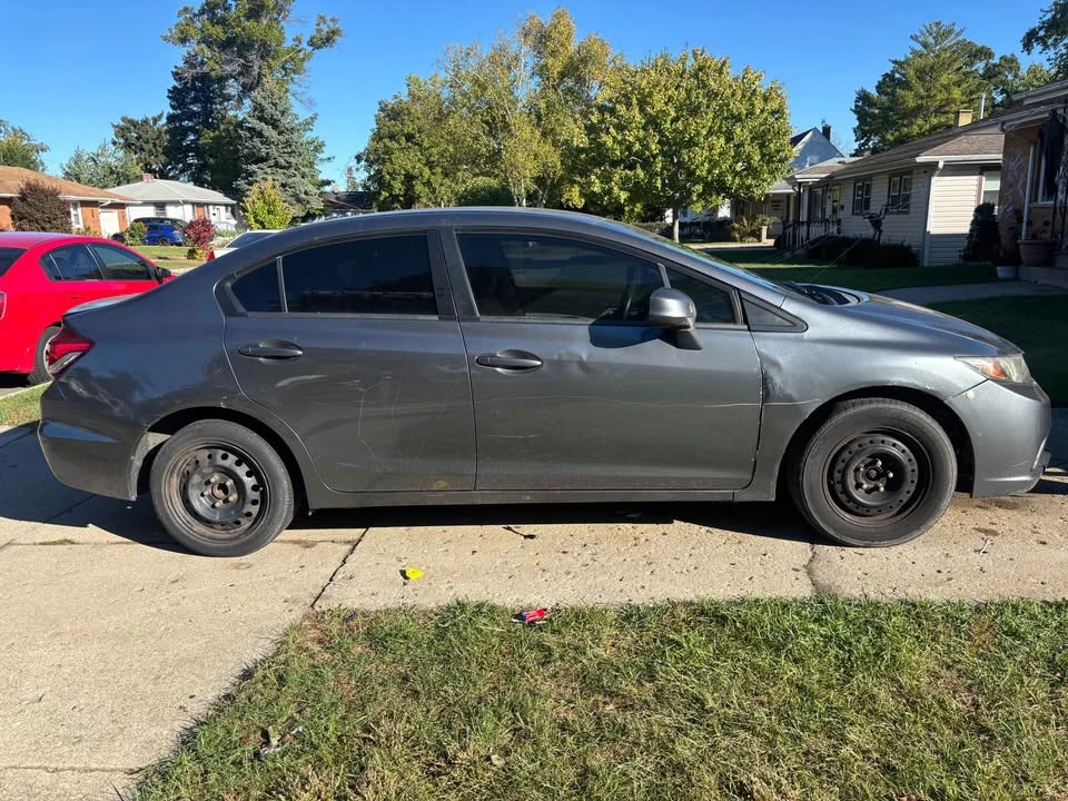 2013 Honda Civic 9th Gen - Image 3 of 7
