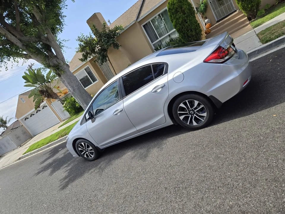 2013 Honda Civic 9th Gen - Image 2 of 17