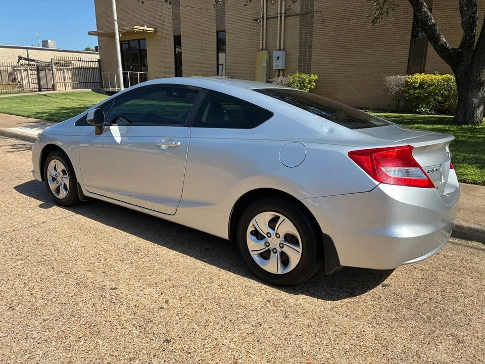 2013 Honda Civic 9th Gen - Image 4 of 12