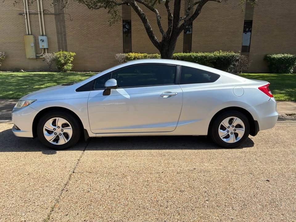 2013 Honda Civic 9th Gen - Image 2 of 12