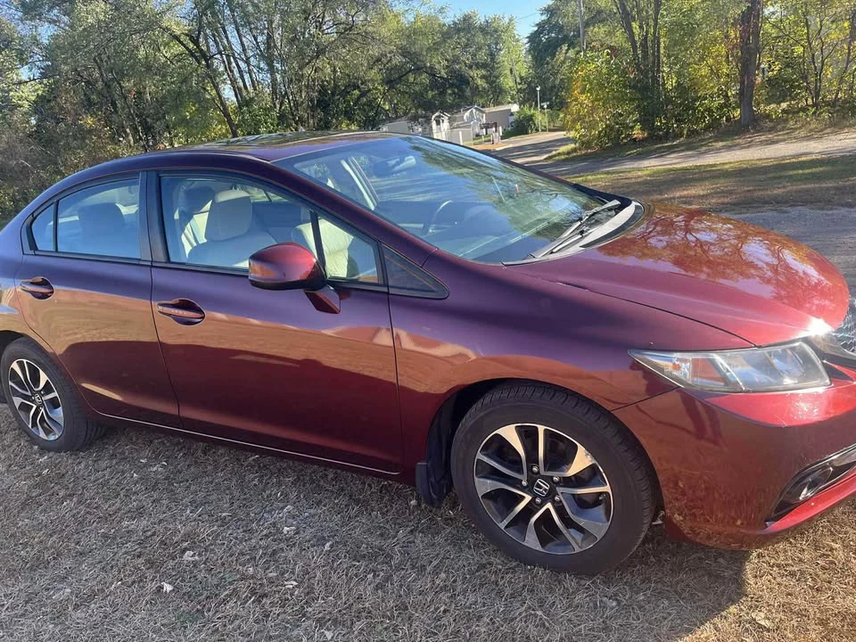 2013 Honda Civic 9th Gen - Image 3 of 12
