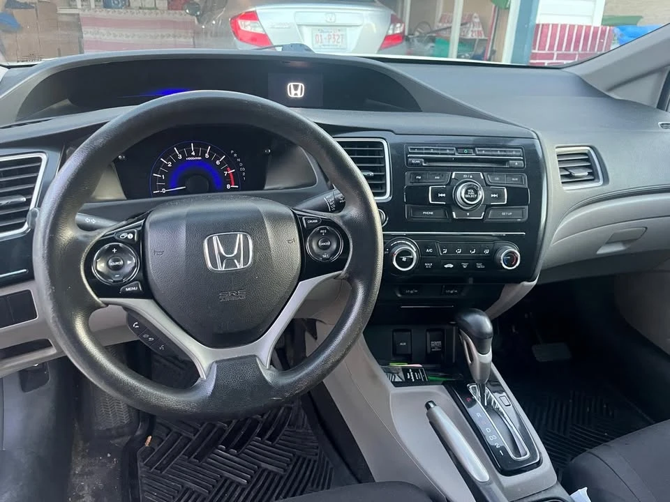 2013 Honda Civic 9th Gen - Image 9 of 13