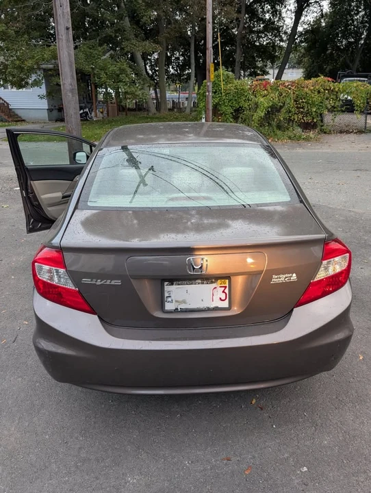 2013 Honda Civic 9th Gen - Image 2 of 10