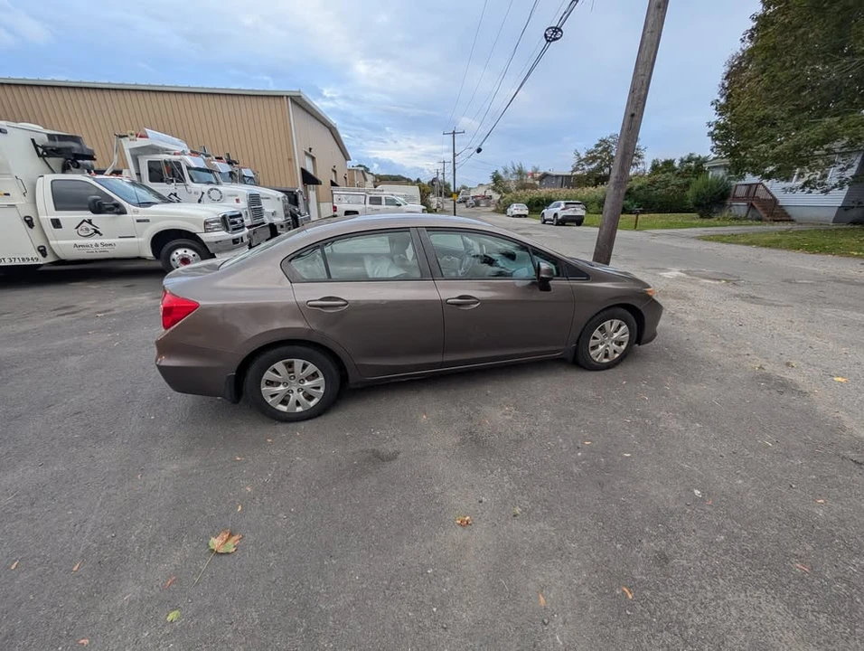 2013 Honda Civic 9th Gen - Image 3 of 10