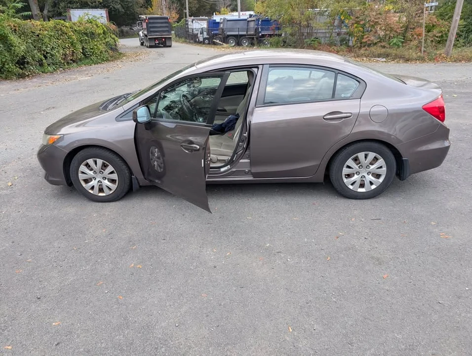 2013 Honda Civic 9th Gen - Image 8 of 10