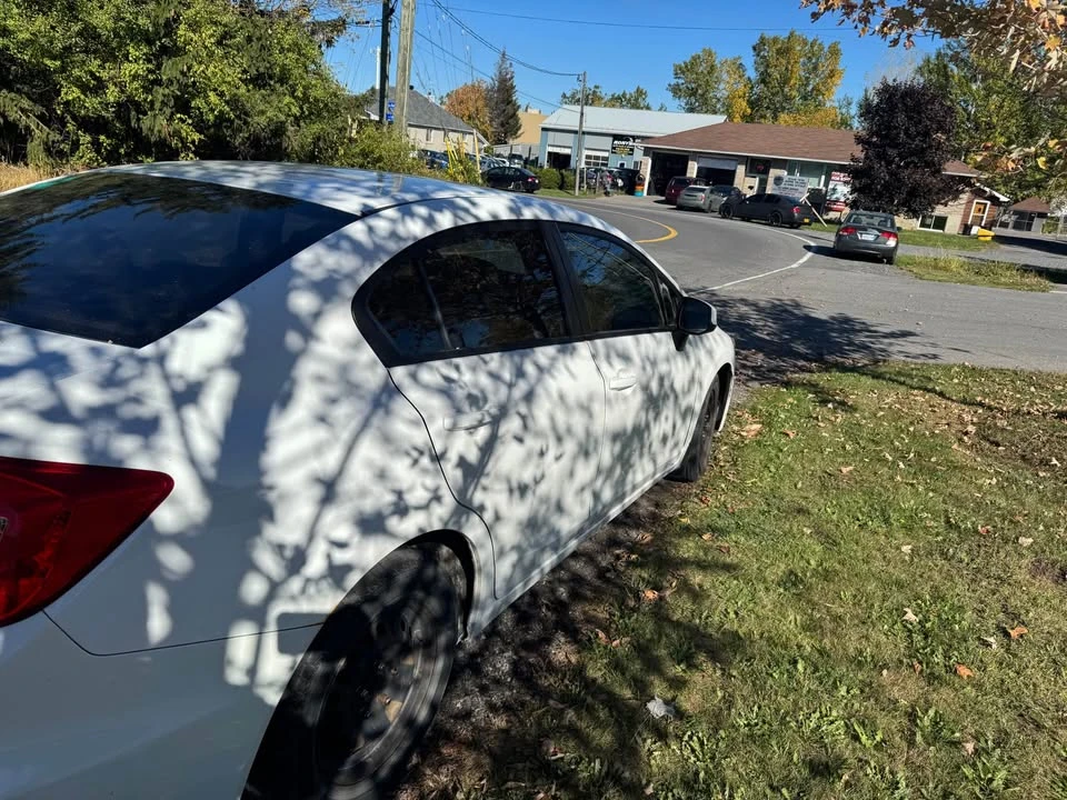 2013 Honda Civic 9th Gen - Image 3 of 5