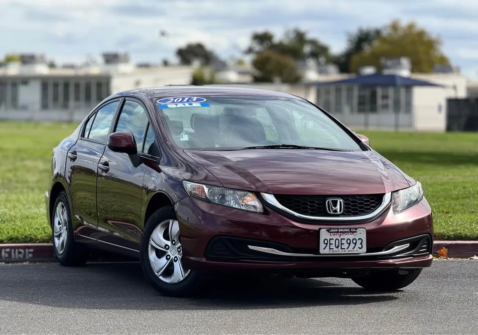 2013 Honda Civic 9th Gen - Image 2 of 16