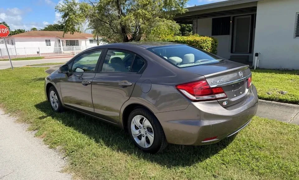 2013 Honda Civic 9th Gen - Image 5 of 8