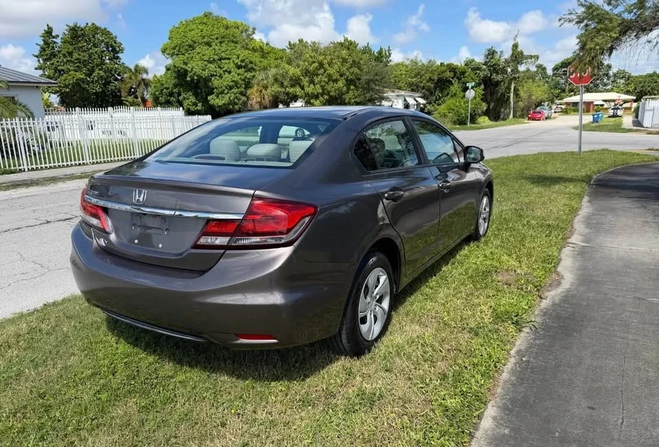 2013 Honda Civic 9th Gen - Image 6 of 8