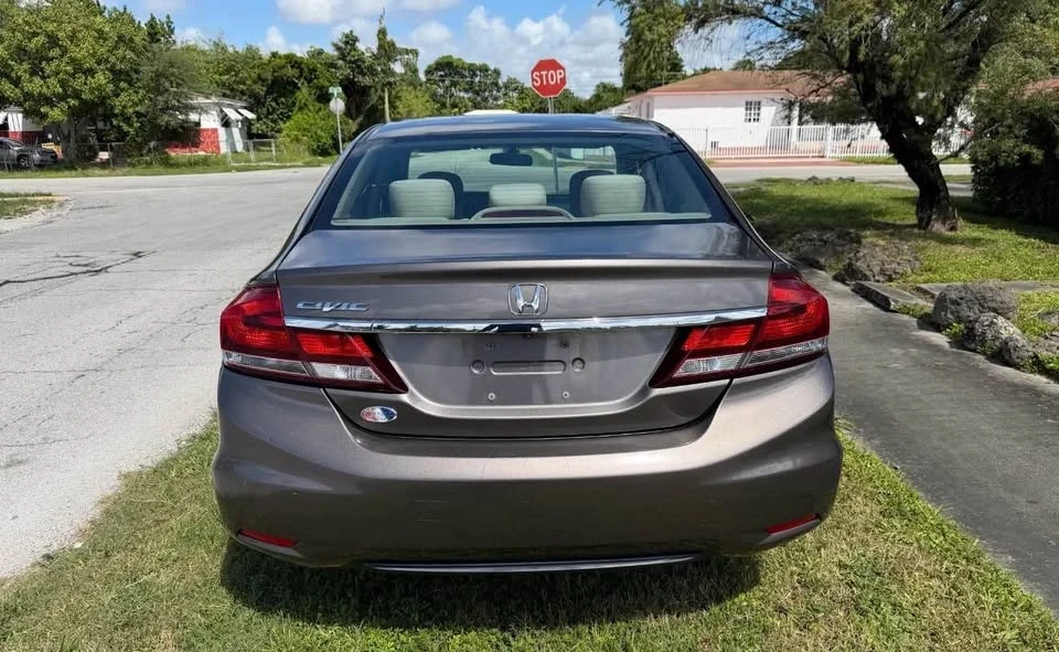 2013 Honda Civic 9th Gen - Image 3 of 8