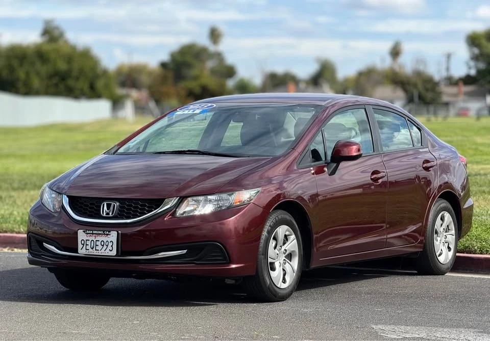 2013 Honda Civic 9th Gen - Image 2 of 16