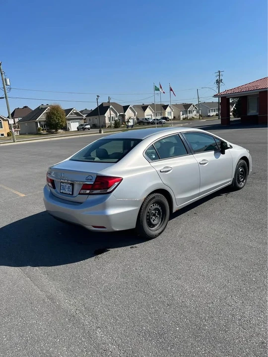 2013 Honda Civic 9th Gen - Image 2 of 12