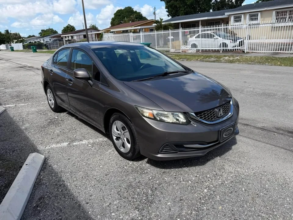 2013 Honda Civic 9th Gen - Image 4 of 11