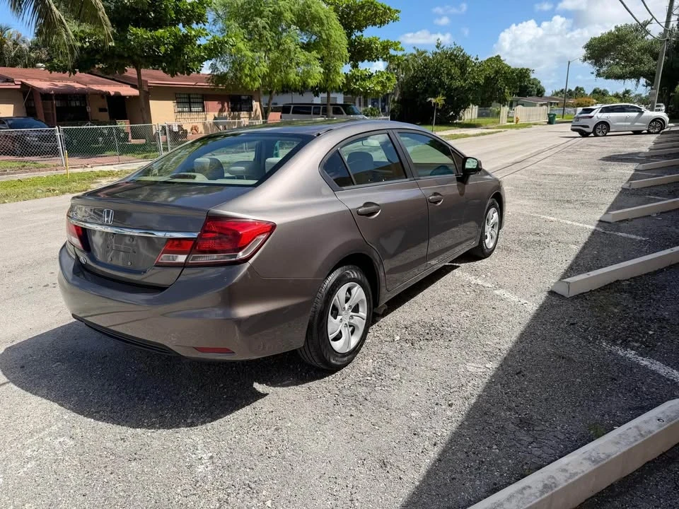 2013 Honda Civic 9th Gen - Image 2 of 11