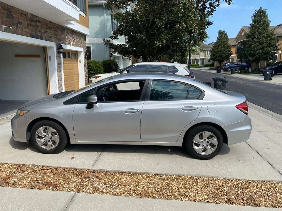 2013 Honda Civic 9th Gen - Image 2 of 2