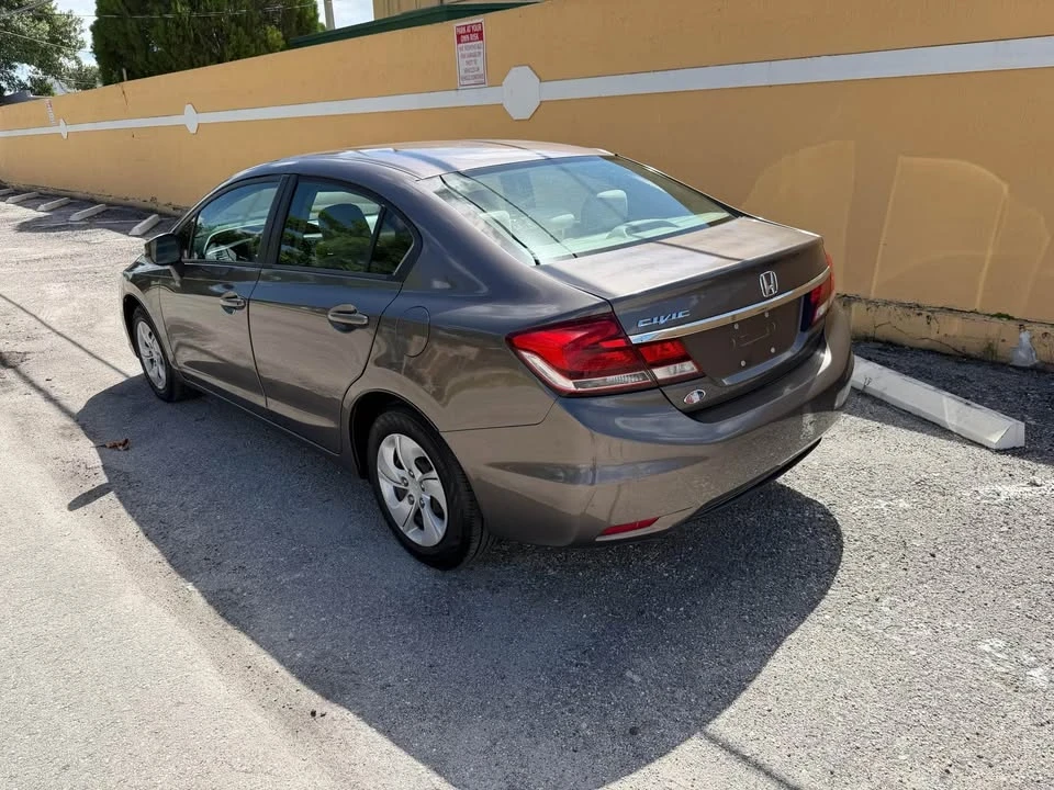 2013 Honda Civic 9th Gen - Image 3 of 11