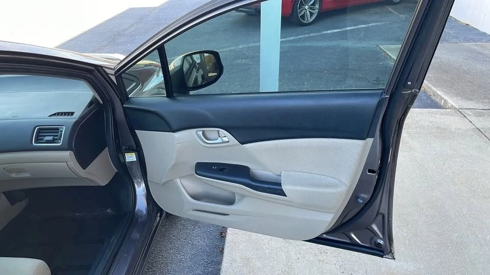 2013 Honda Civic 9th Gen - Image 17 of 19