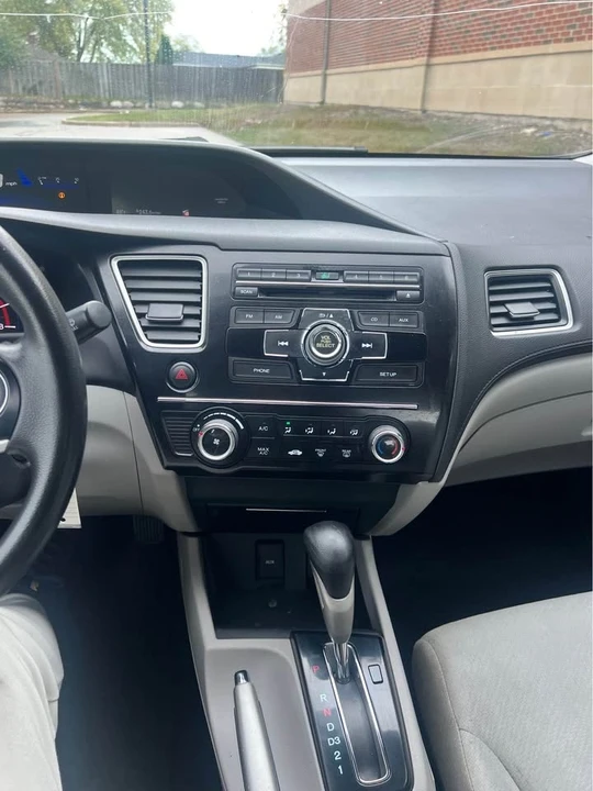 2013 Honda Civic 9th Gen - Image 11 of 16