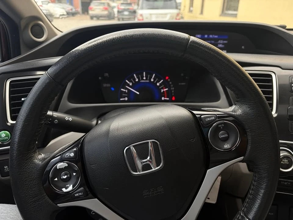 2013 Honda Civic 9th Gen - Image 8 of 17