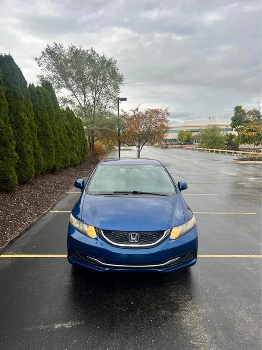 2013 Honda Civic 9th Gen - Image 2 of 16