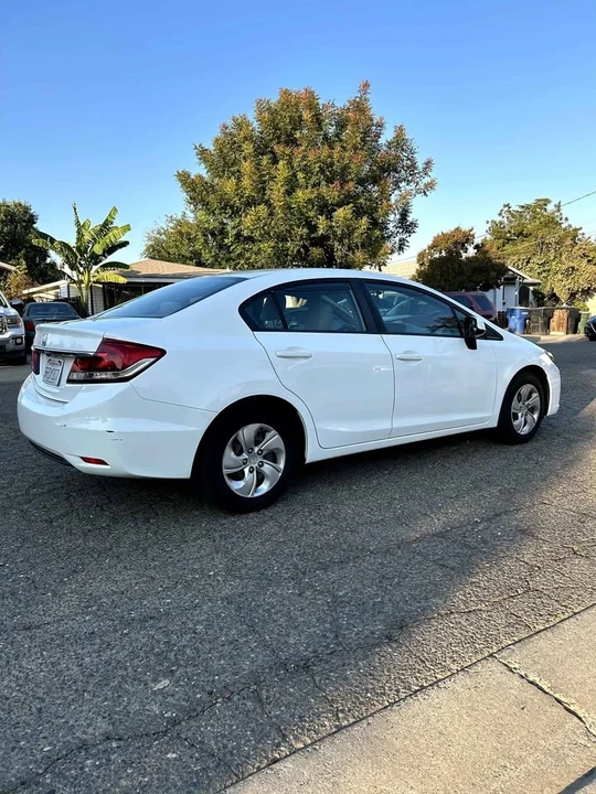 2013 Honda Civic 9th Gen - Image 3 of 5