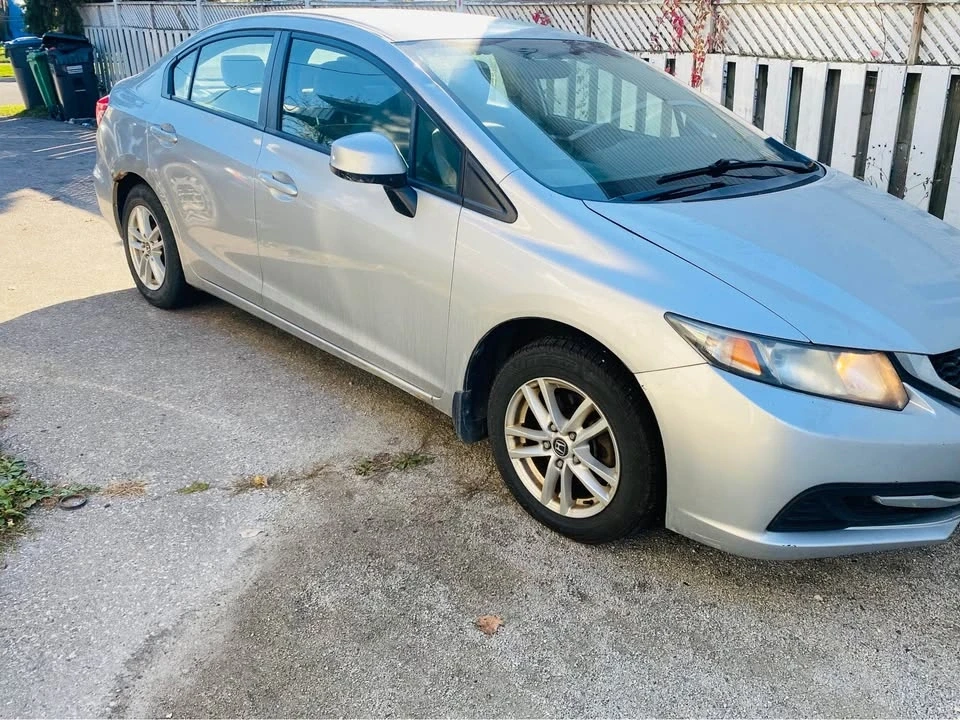 2013 Honda Civic 9th Gen - Image 2 of 5
