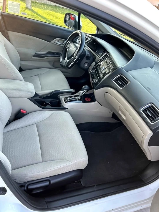 2013 Honda Civic 9th Gen - Image 4 of 5