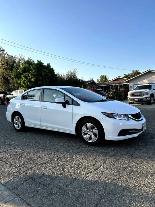 2013 Honda Civic 9th Gen - Image 2 of 5