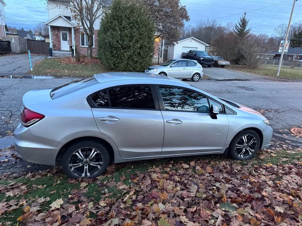 2013 Honda Civic 9th Gen - Image 6 of 8