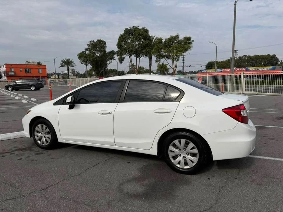 2013 Honda Civic 9th Gen - Image 2 of 5