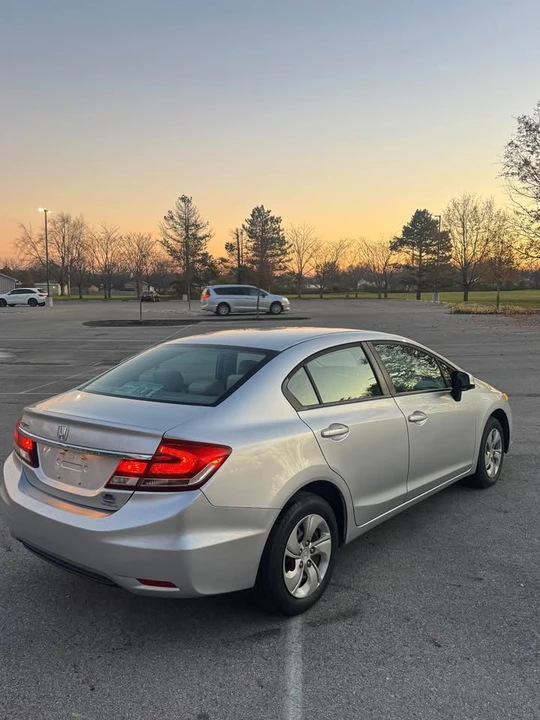 2013 Honda Civic 9th Gen - Image 6 of 15