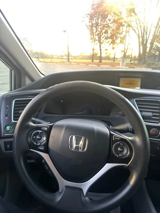 2013 Honda Civic 9th Gen - Image 11 of 15