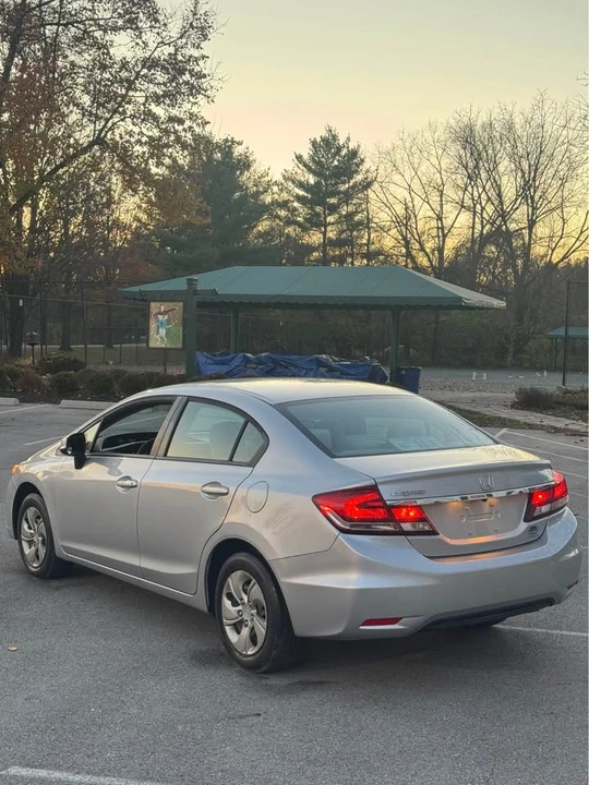 2013 Honda Civic 9th Gen - Image 4 of 15
