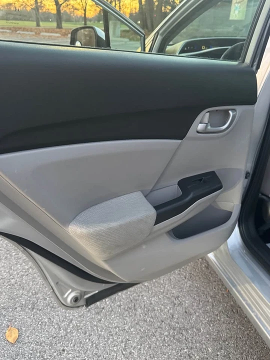 2013 Honda Civic 9th Gen - Image 8 of 15