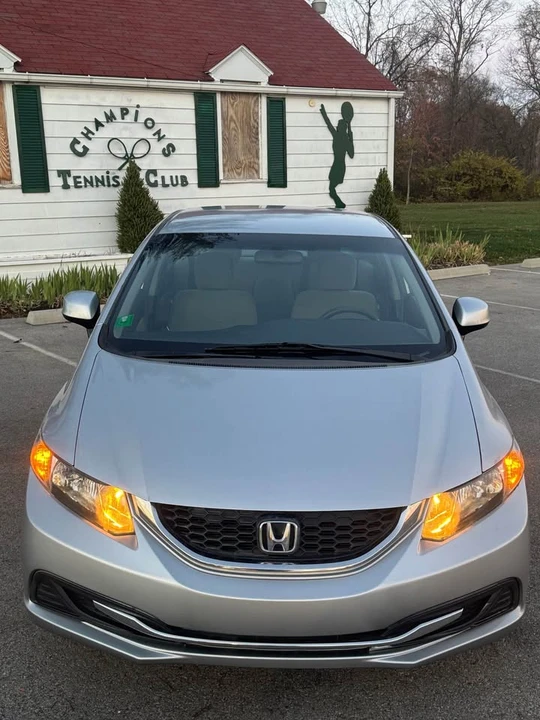2013 Honda Civic 9th Gen - Image 3 of 15