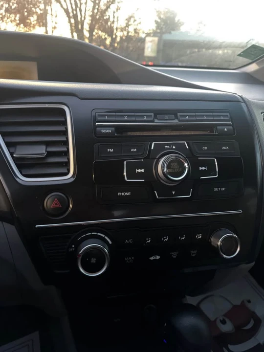 2013 Honda Civic 9th Gen - Image 12 of 15