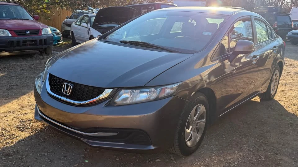 2013 Honda Civic 9th Gen - Image 2 of 7
