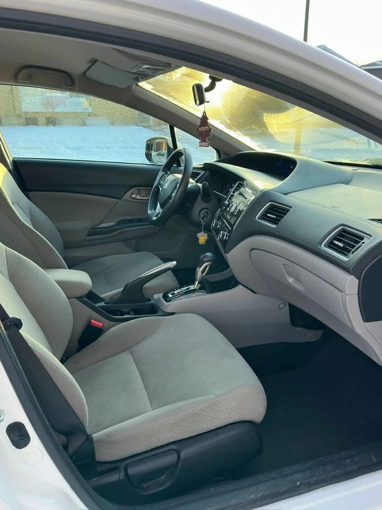 2013 Honda Civic 9th Gen - Image 9 of 11