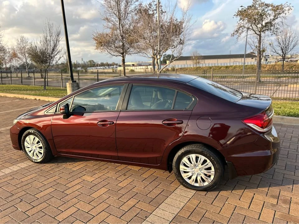 2013 Honda Civic 9th Gen - Image 7 of 16