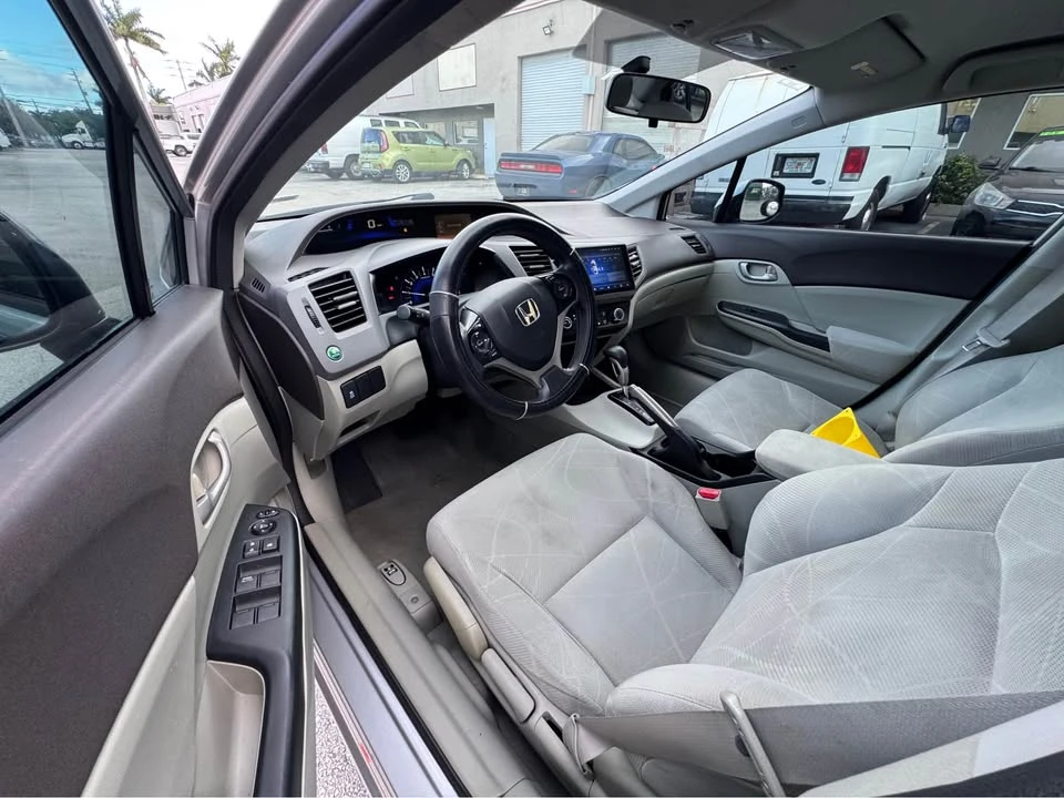 2013 Honda Civic 9th Gen - Image 7 of 10