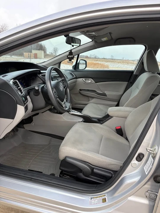 2013 Honda Civic 9th Gen - Image 8 of 16