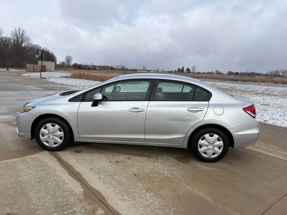 2013 Honda Civic 9th Gen - Image 7 of 16