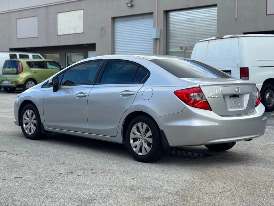 2013 Honda Civic 9th Gen - Image 2 of 10