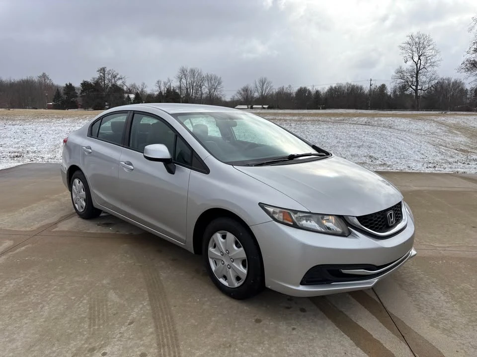 2013 Honda Civic 9th Gen - Image 3 of 16