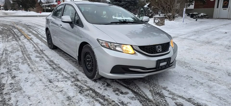 2013 Honda Civic 9th Gen - Image 2 of 13